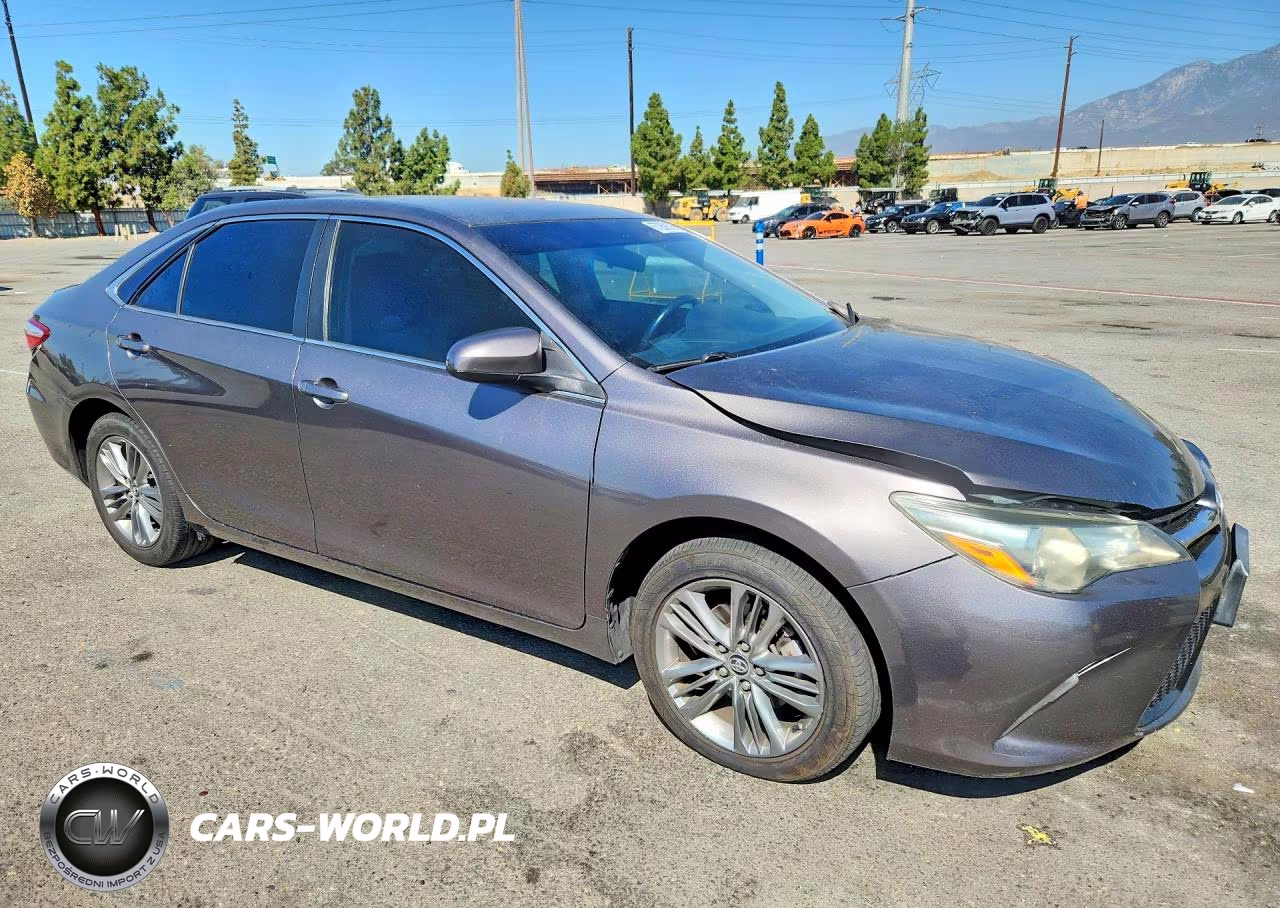 2015 Toyota Camry Se VIN:4T1BF1FK7FU480976 - 4