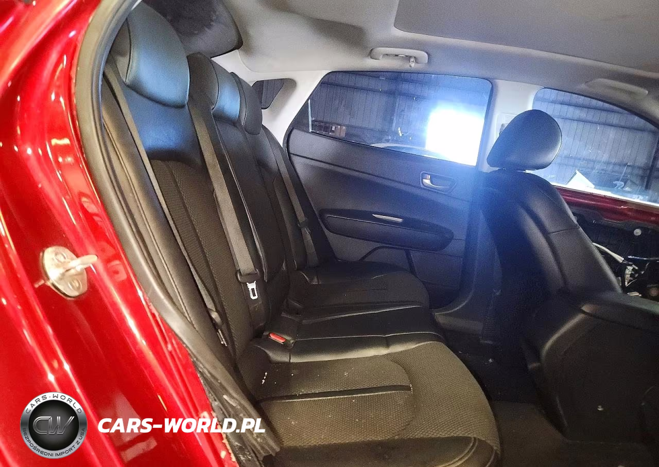 2019 Kia Optima S VIN:5XXGT4L36KG294511 - 10