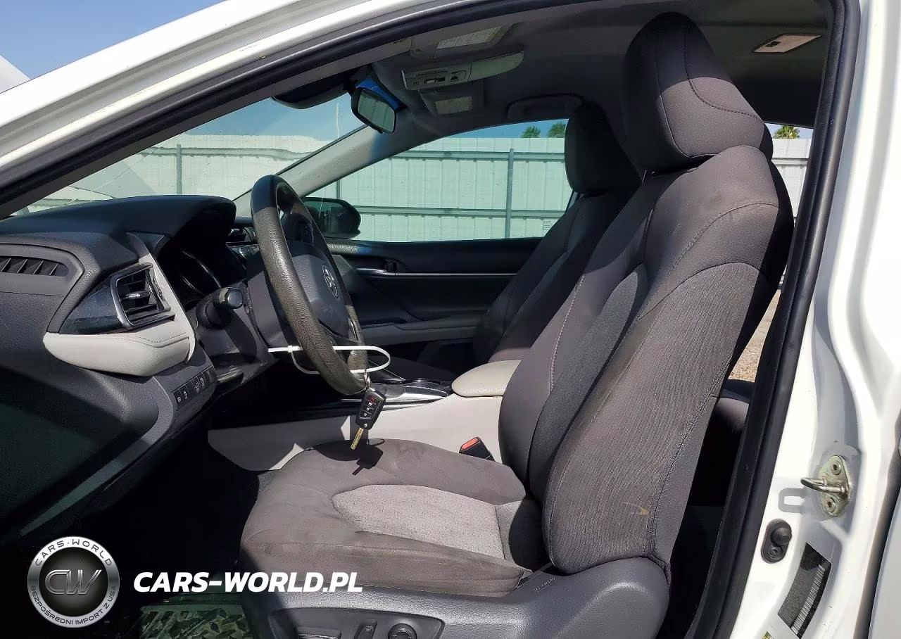 2020 Toyota Camry Le VIN:4T1C11AK0LU925838 - 7