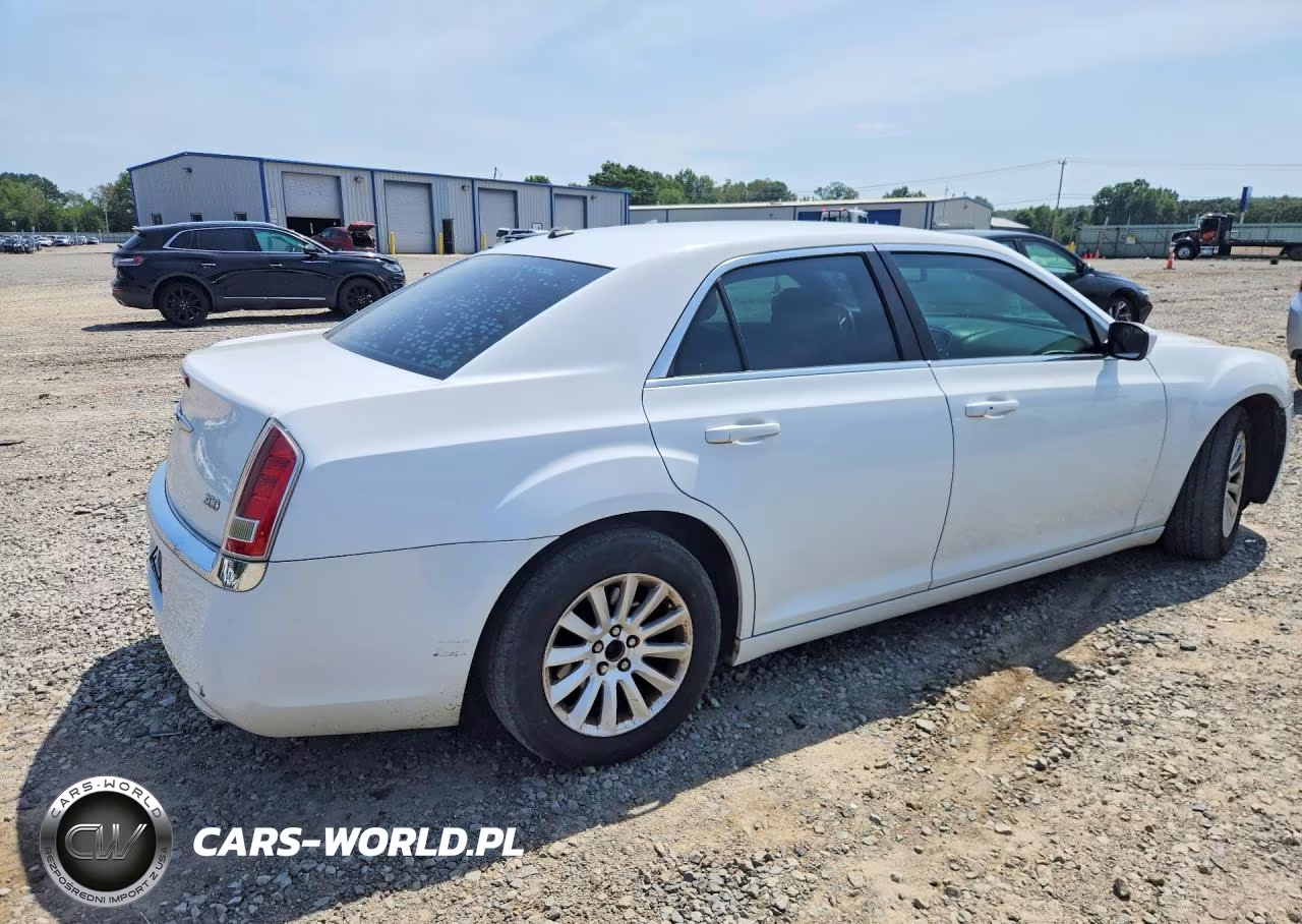 2013 Chrysler 300 VIN:2C3CCAAG5DH544702 - 3