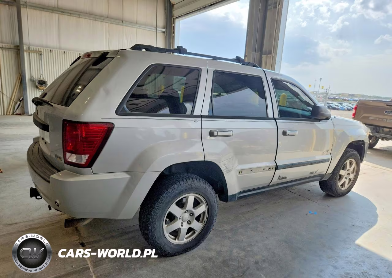 2009 Jeep Grand Cherokee Laredo VIN:1J8HR48P49C530705 - 3