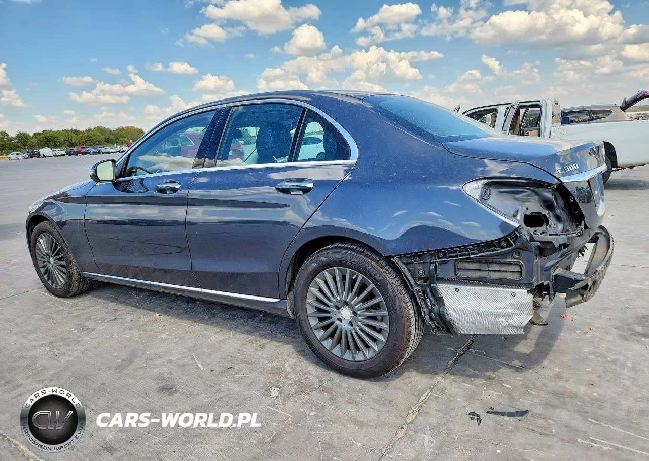 2016 Mercedes-Benz C 300 4Matic VIN:55SWF4KB0GU131115 - 2