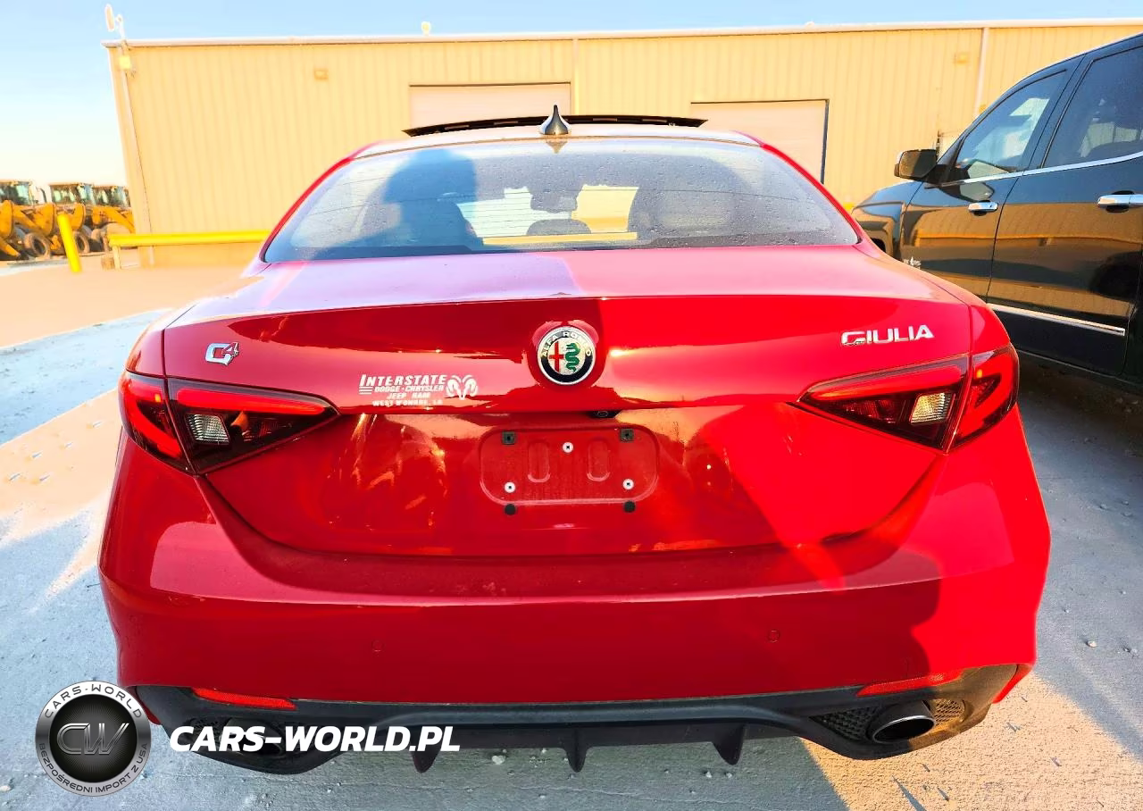 2017 Alfa Romeo Giulia Q4 VIN:ZARFAEDN9H7550025 - 6