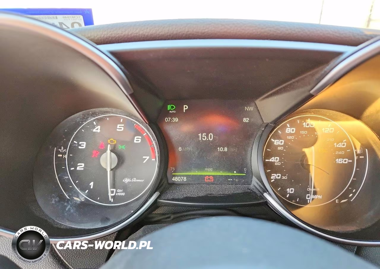 2017 Alfa Romeo Giulia Q4 VIN:ZARFAEDN9H7550025 - 9