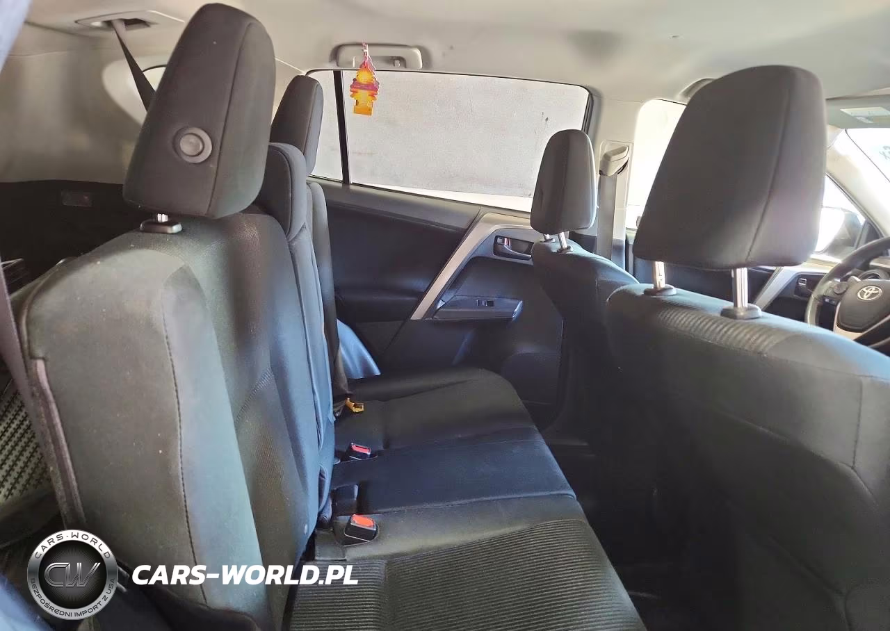 2018 Toyota Rav4 Le VIN:JTMBFREV7JJ745839 - 11