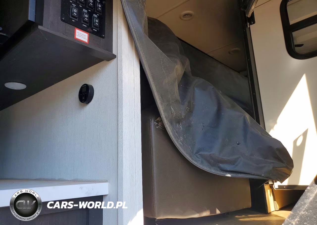 2027 Forest River Sabre Camper VIN:5ZT3SR2B8V6118486 - 5