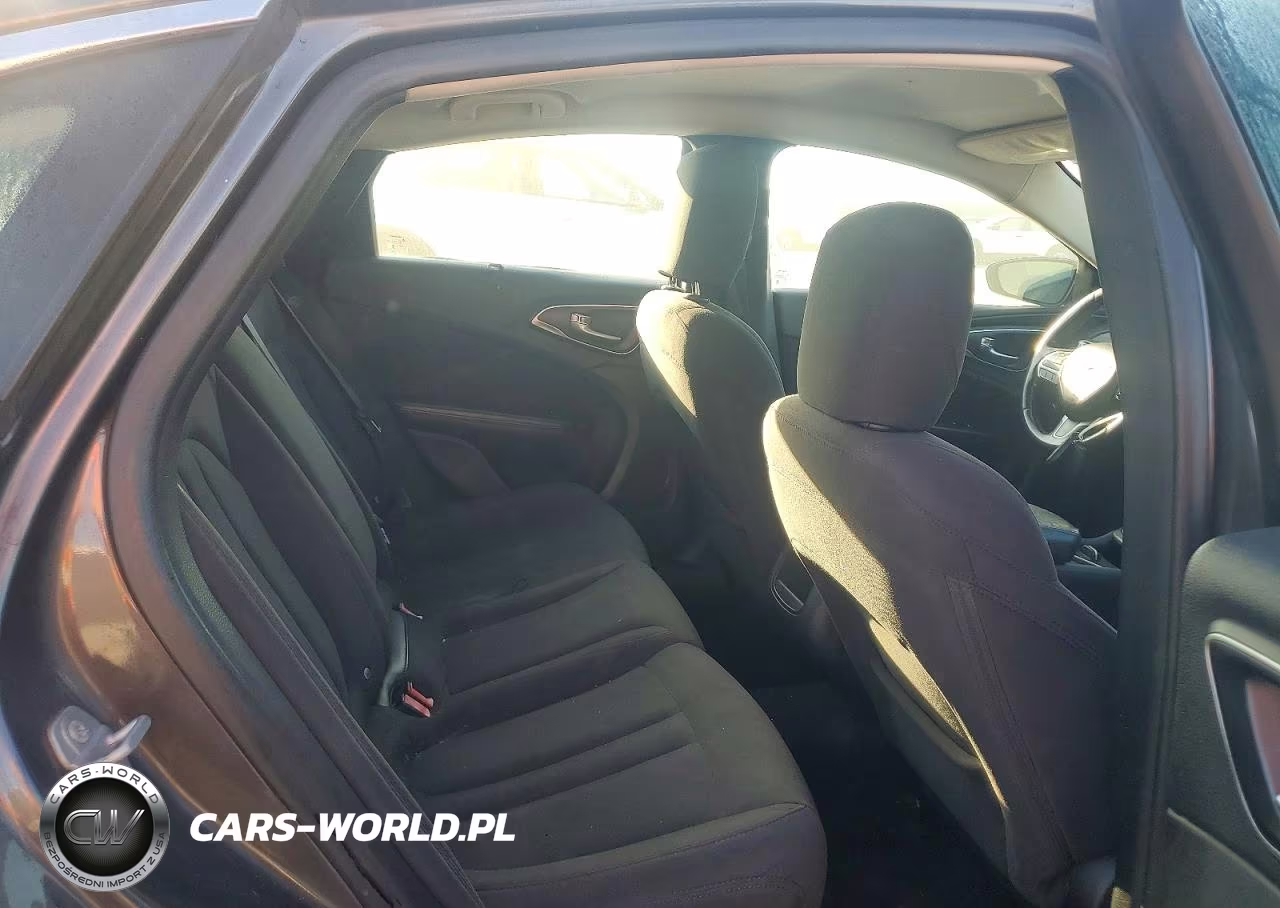 2015 Chrysler 200 Limited VIN:1C3CCCAB1FN590411 - 10