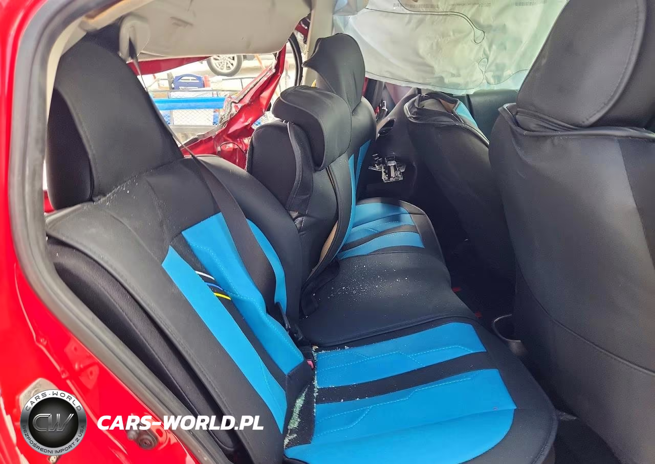 2013 Toyota Yaris 5-Door Le VIN:JTDKTUD30DD548140 - 10