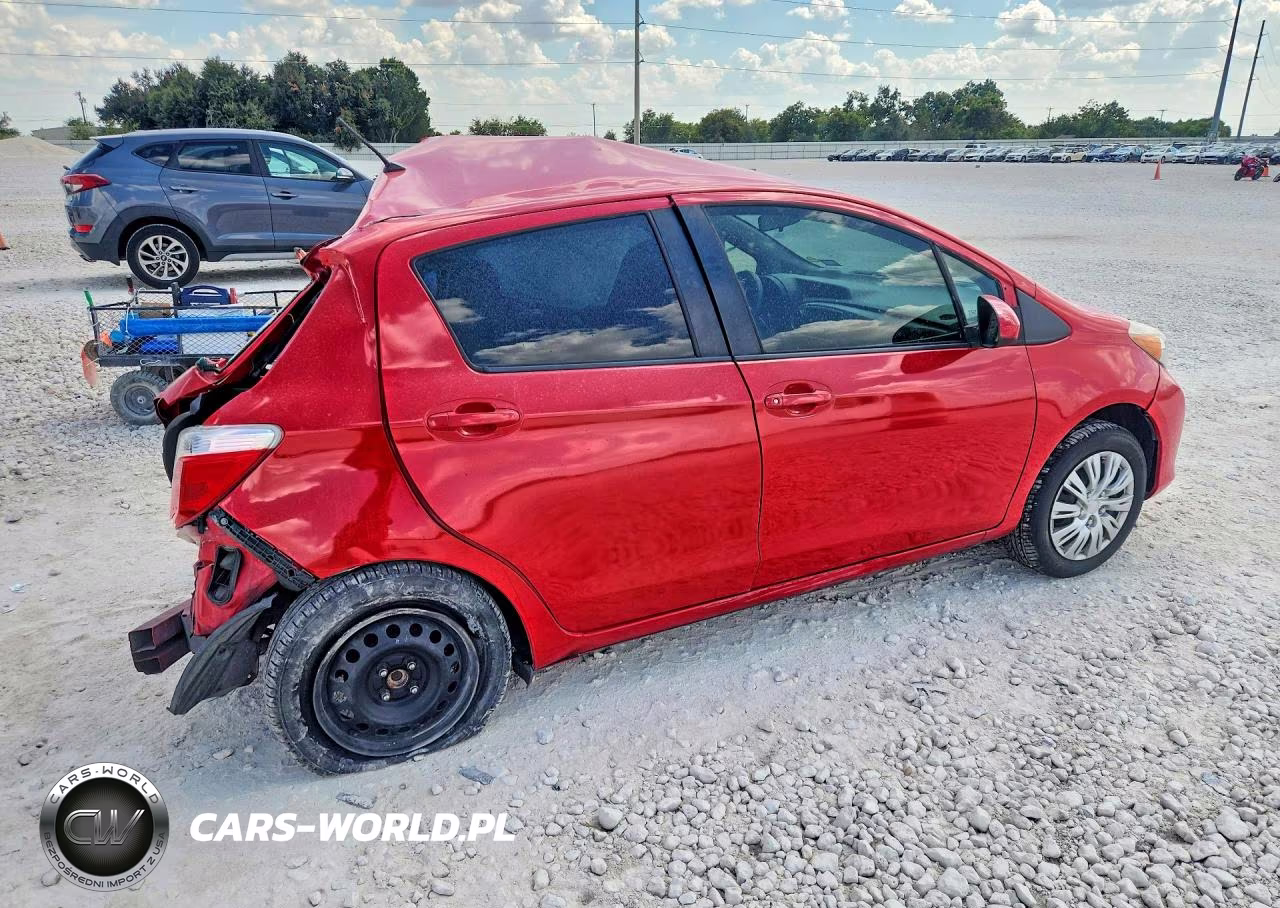 2013 Toyota Yaris 5-Door Le VIN:JTDKTUD30DD548140 - 3