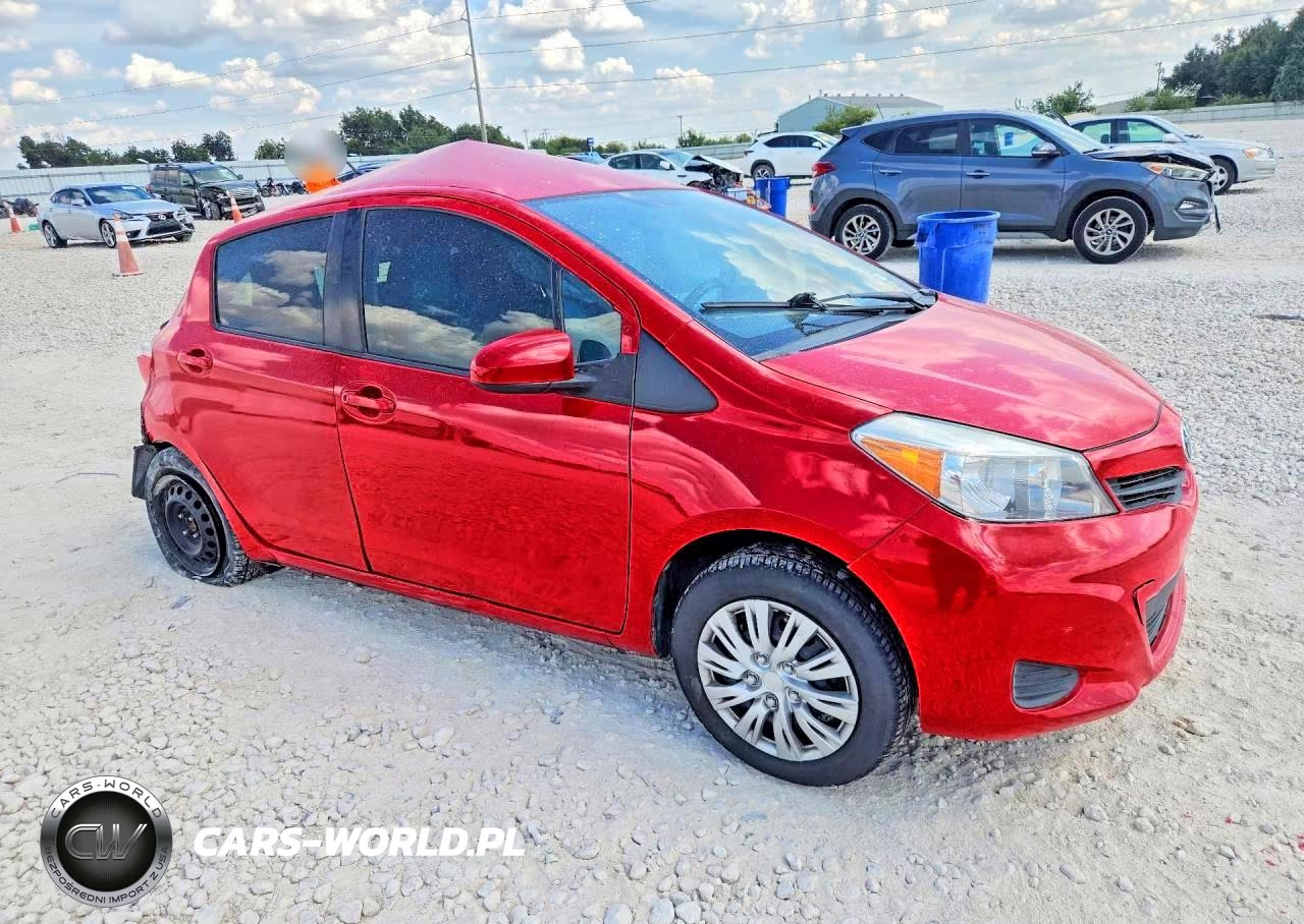 2013 Toyota Yaris 5-Door Le VIN:JTDKTUD30DD548140 - 4