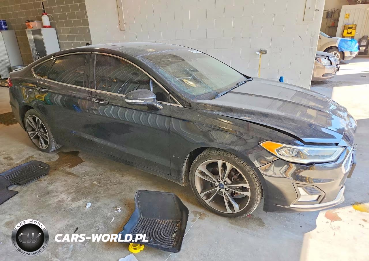 2019 Ford Fusion Titanium VIN:3FA6P0D94KR116745 - 4
