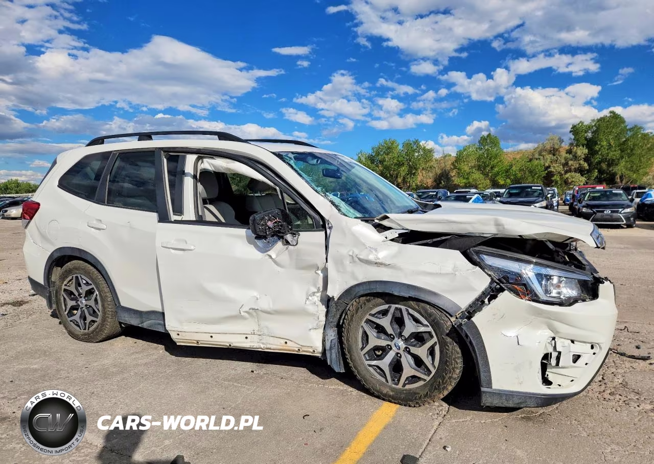 2020 Subaru Forester Premium VIN:JF2SKAGC8LH563507 - 4