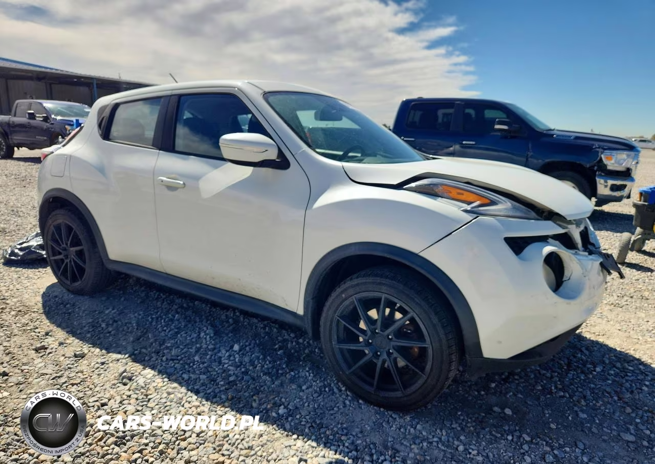 2015 Nissan Juke S VIN:JN8AF5MV5FT563479 - 4