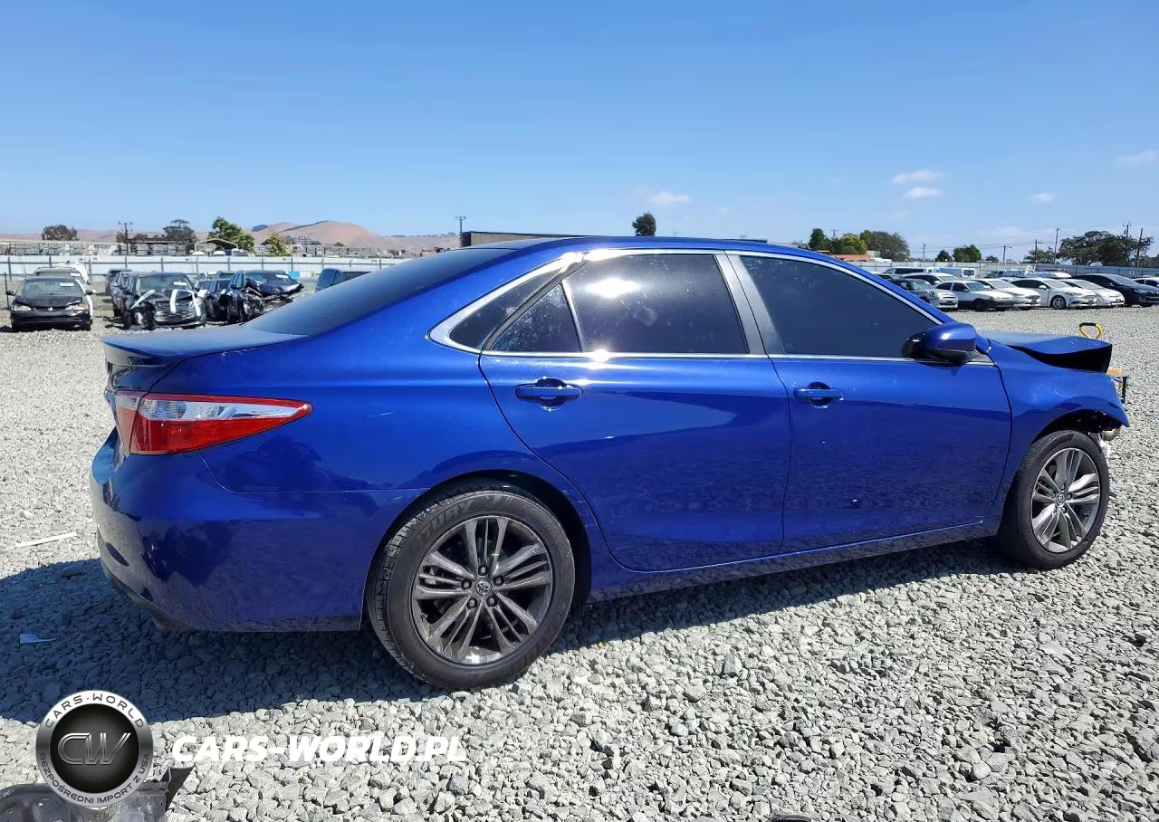 2015 Toyota Camry Se VIN:4T1BF1FK2FU950556 - 3