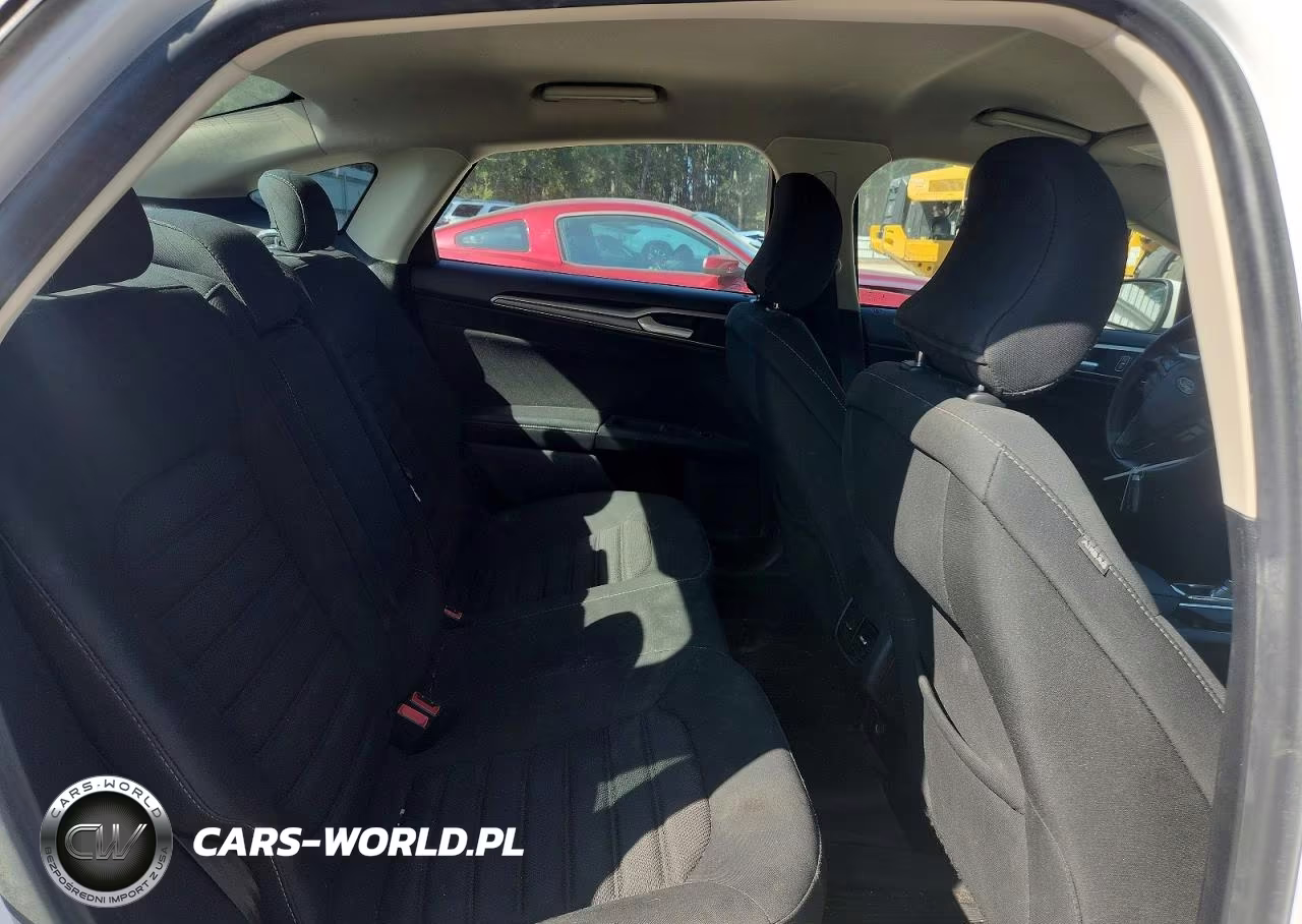 2019 Ford Fusion Se VIN:3FA6P0H72KR209885 - 10