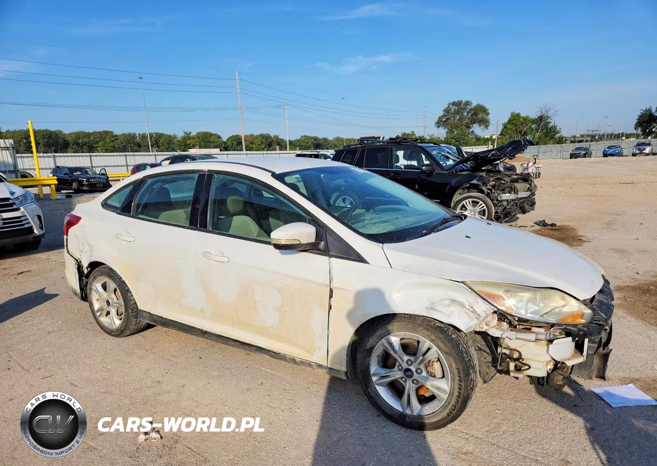 2014 Ford Focus Titanium VIN:1FADP3F25EL349352 - 4