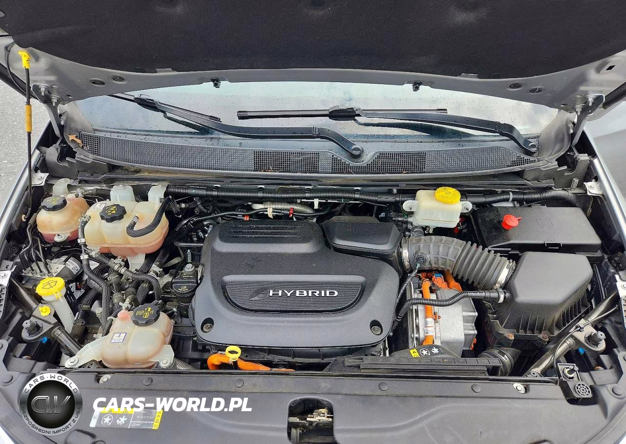 2018 Chrysler Pacifica Hybrid Limited VIN:2C4RC1N70JR109642 - 12