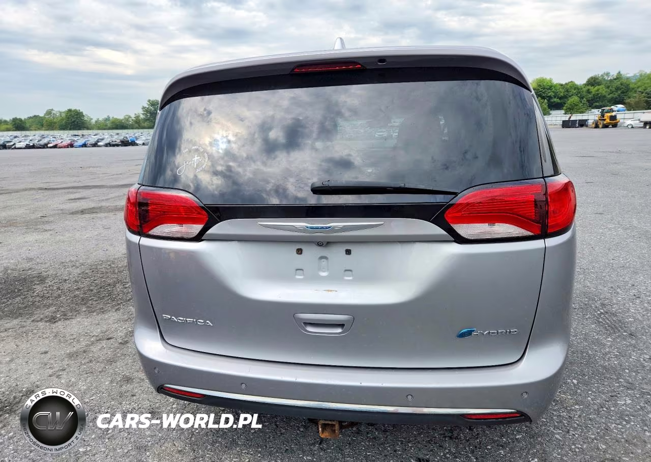 2018 Chrysler Pacifica Hybrid Limited VIN:2C4RC1N70JR109642 - 6