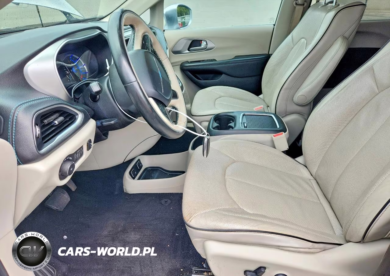 2018 Chrysler Pacifica Hybrid Limited VIN:2C4RC1N70JR109642 - 7