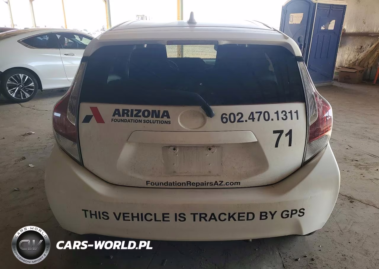 2016 Toyota Prius C One VIN:JTDKDTB33G1128792 - 6