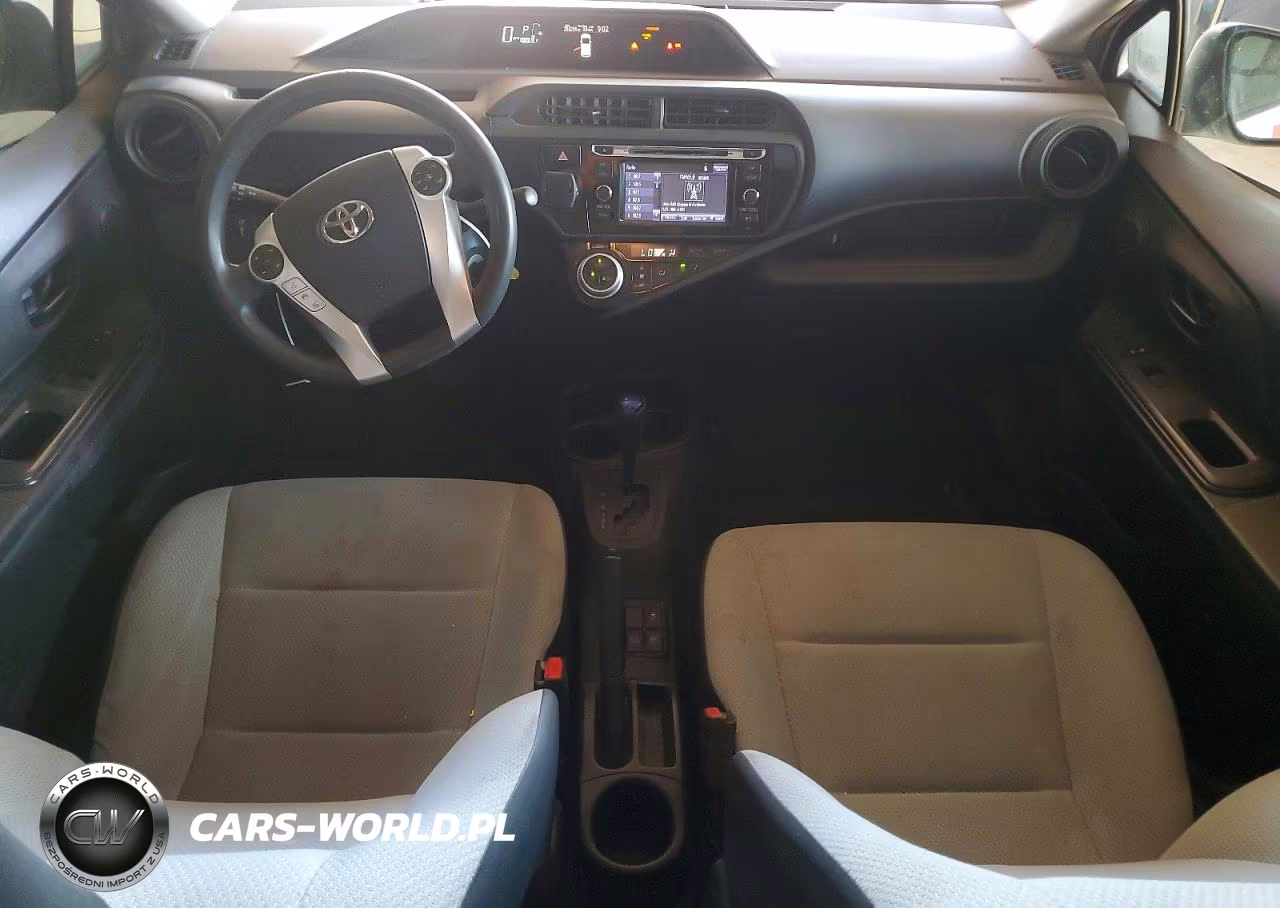 2016 Toyota Prius C One VIN:JTDKDTB33G1128792 - 8