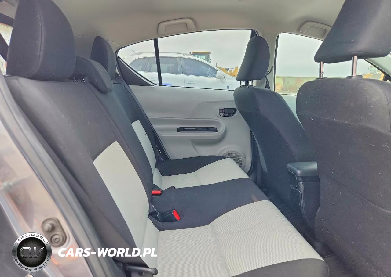 2012 Toyota Prius C Three VIN:JTDKDTB32C1010128 - 10