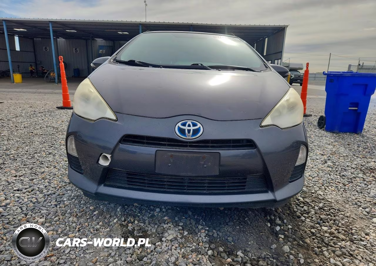 2012 Toyota Prius C Three VIN:JTDKDTB32C1010128 - 5