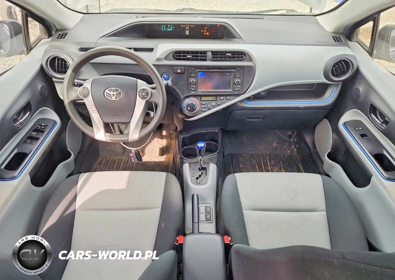2012 Toyota Prius C Three VIN:JTDKDTB32C1010128 - 8