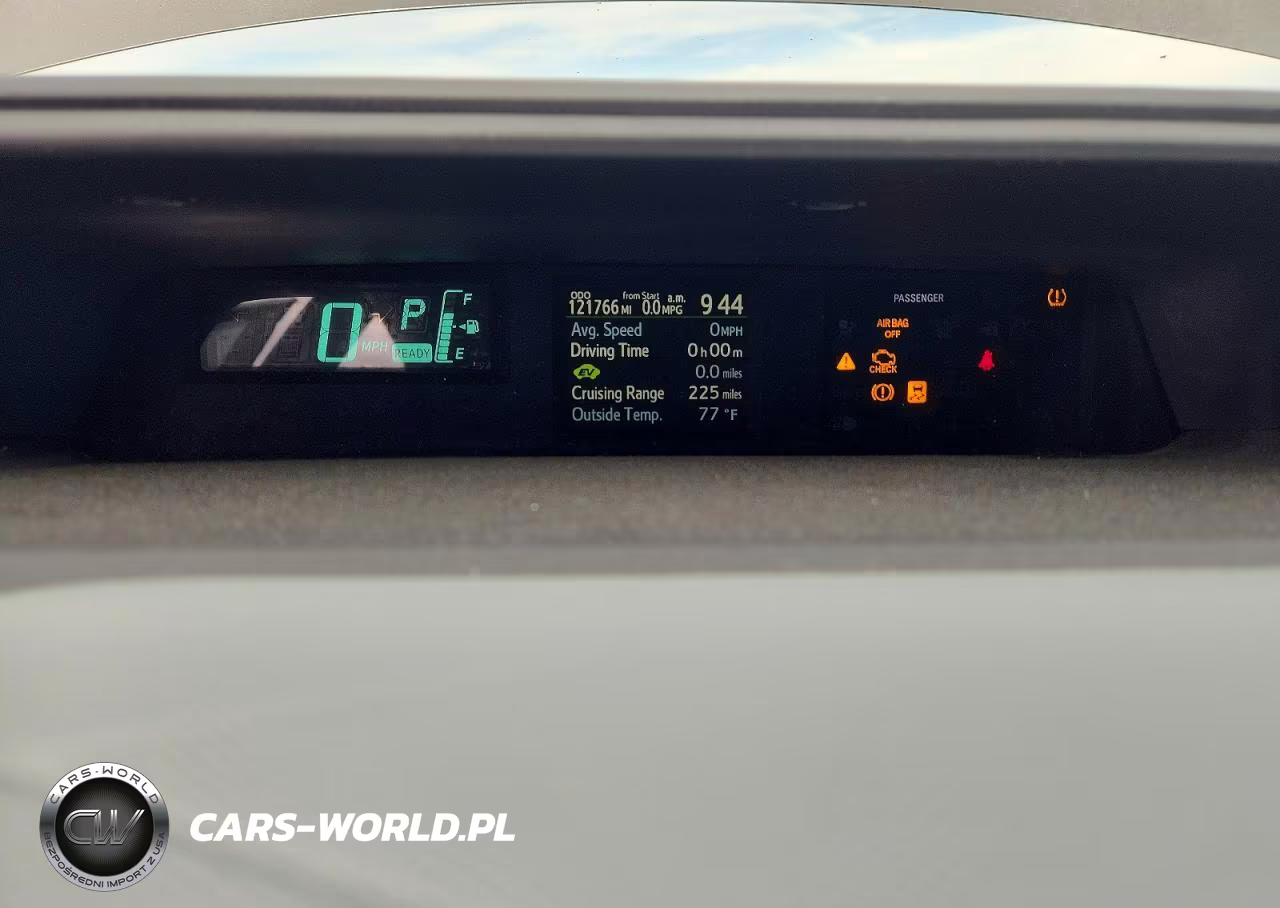 2012 Toyota Prius C Three VIN:JTDKDTB32C1010128 - 9