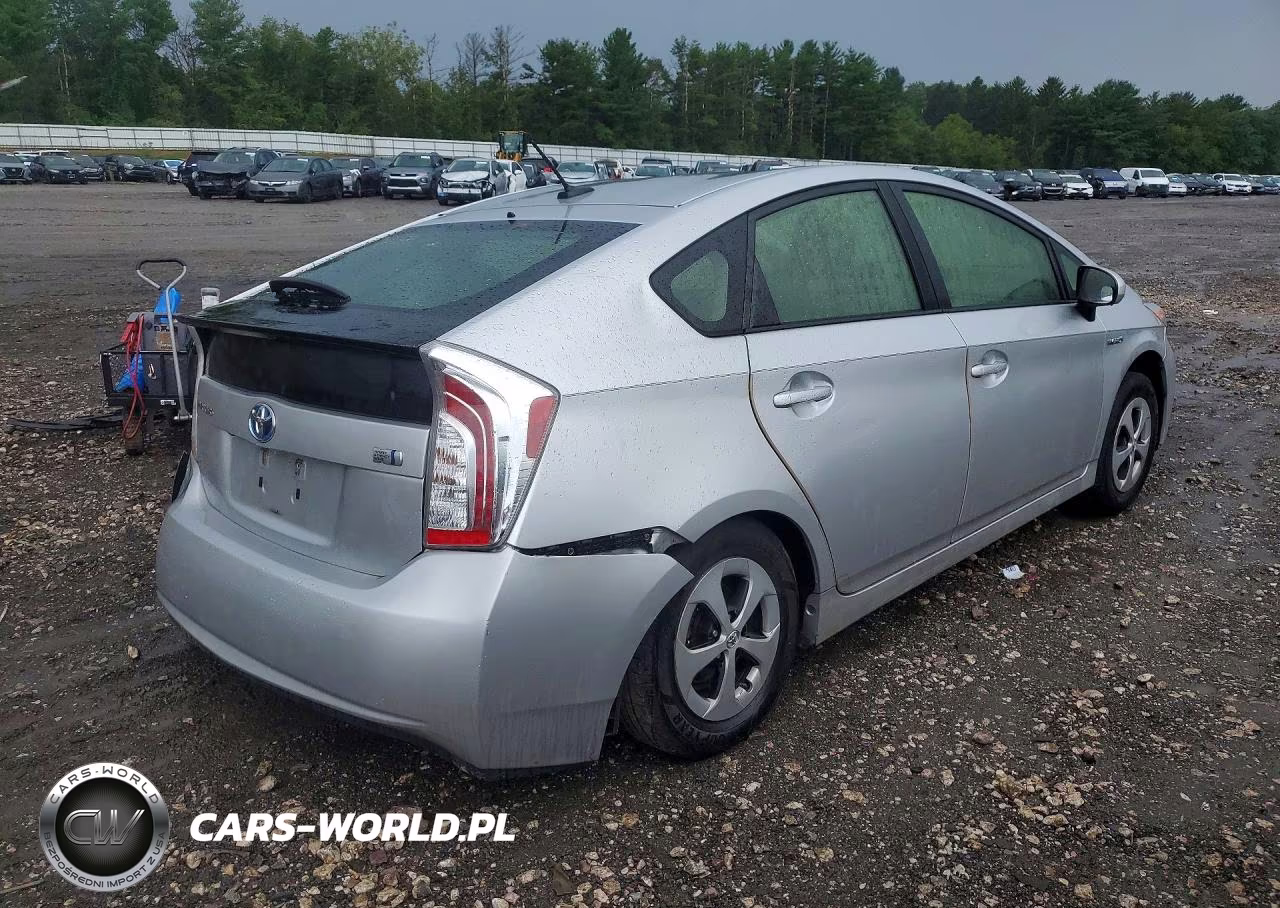 2013 Toyota Prius Three VIN:JTDKN3DU0D5543608 - 3