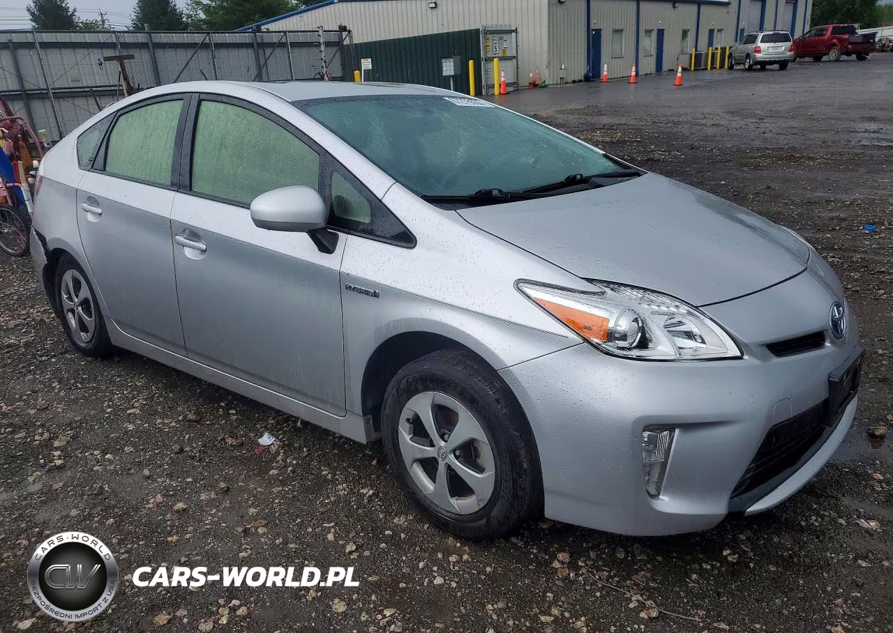 2013 Toyota Prius Three VIN:JTDKN3DU0D5543608 - 4