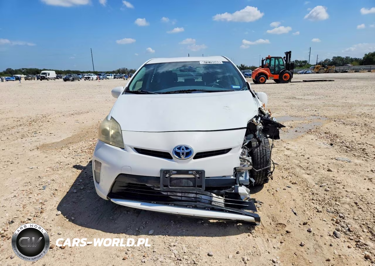 2012 Toyota Prius Two VIN:JTDKN3DUXC5496912 - 5