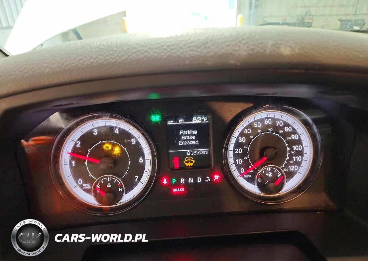 2022 Ram 1500 Classic Tradesman VIN:3C6JR6DG0NG300913 - 9
