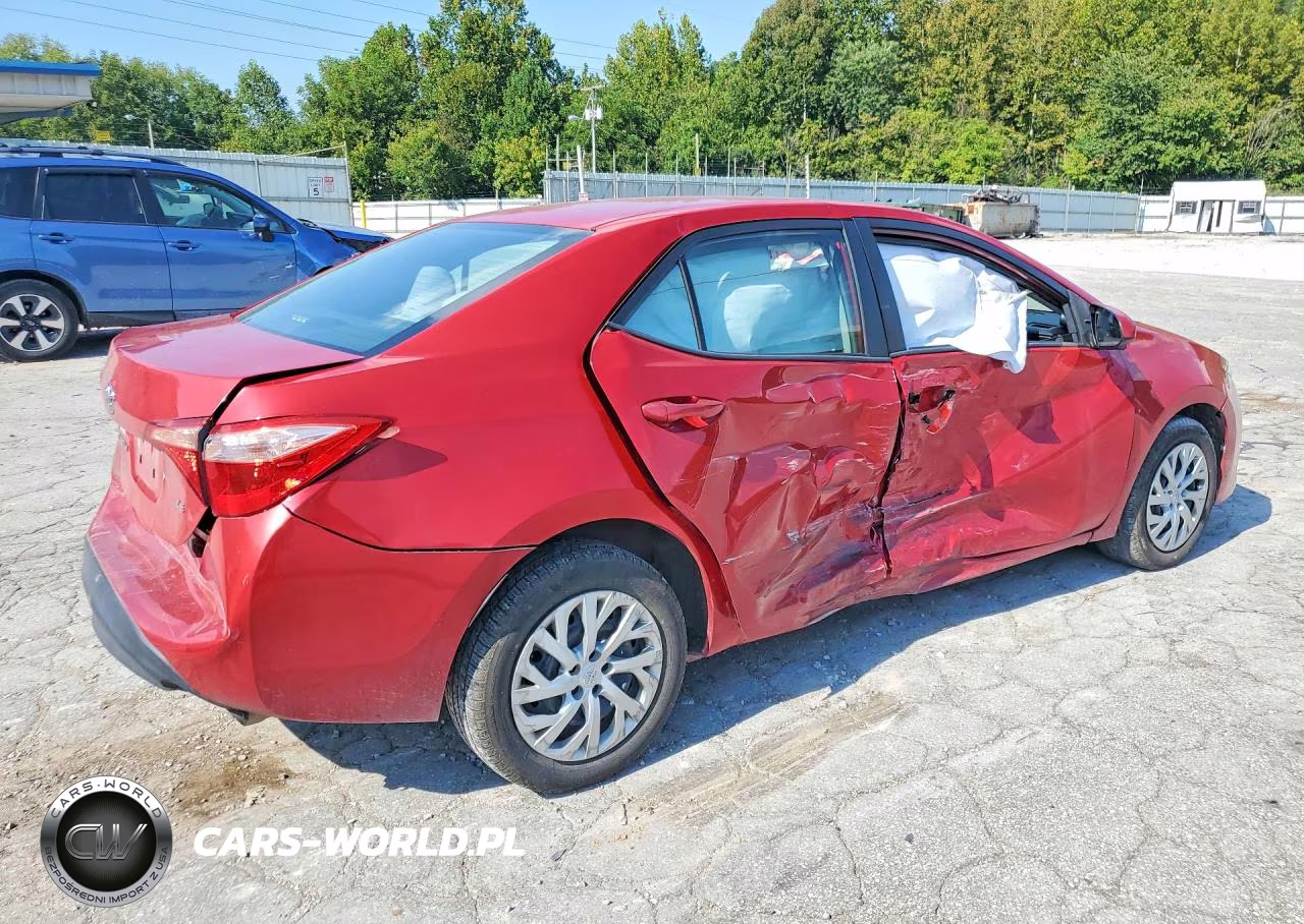 2017 Toyota Corolla Le VIN:2T1BURHE2HC831860 - 3