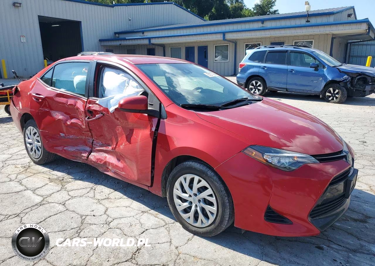 2017 Toyota Corolla Le VIN:2T1BURHE2HC831860 - 4