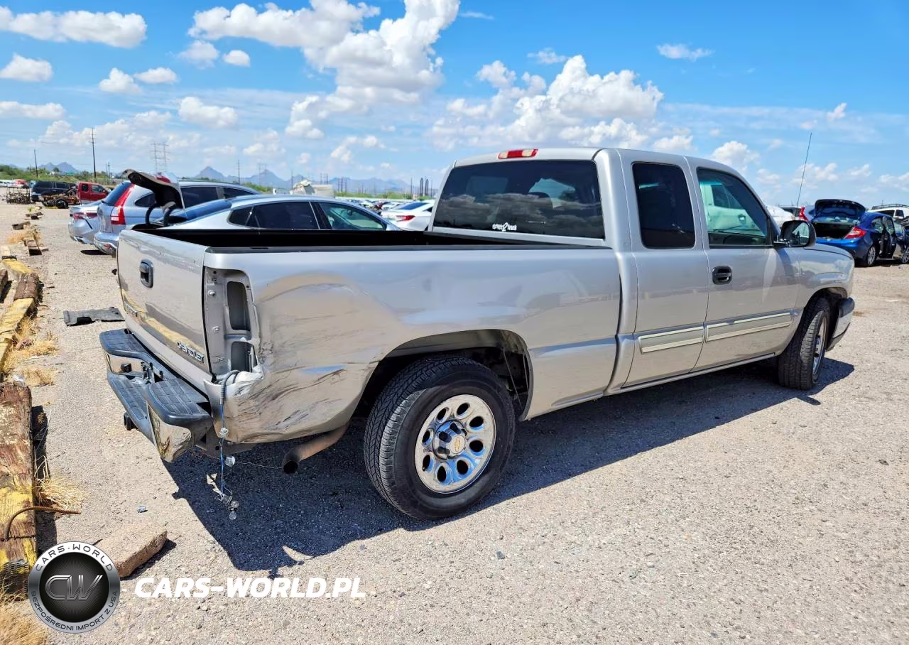 2005 Chevrolet Silverado C1500 VIN:2GCEC19V451299716 - 3