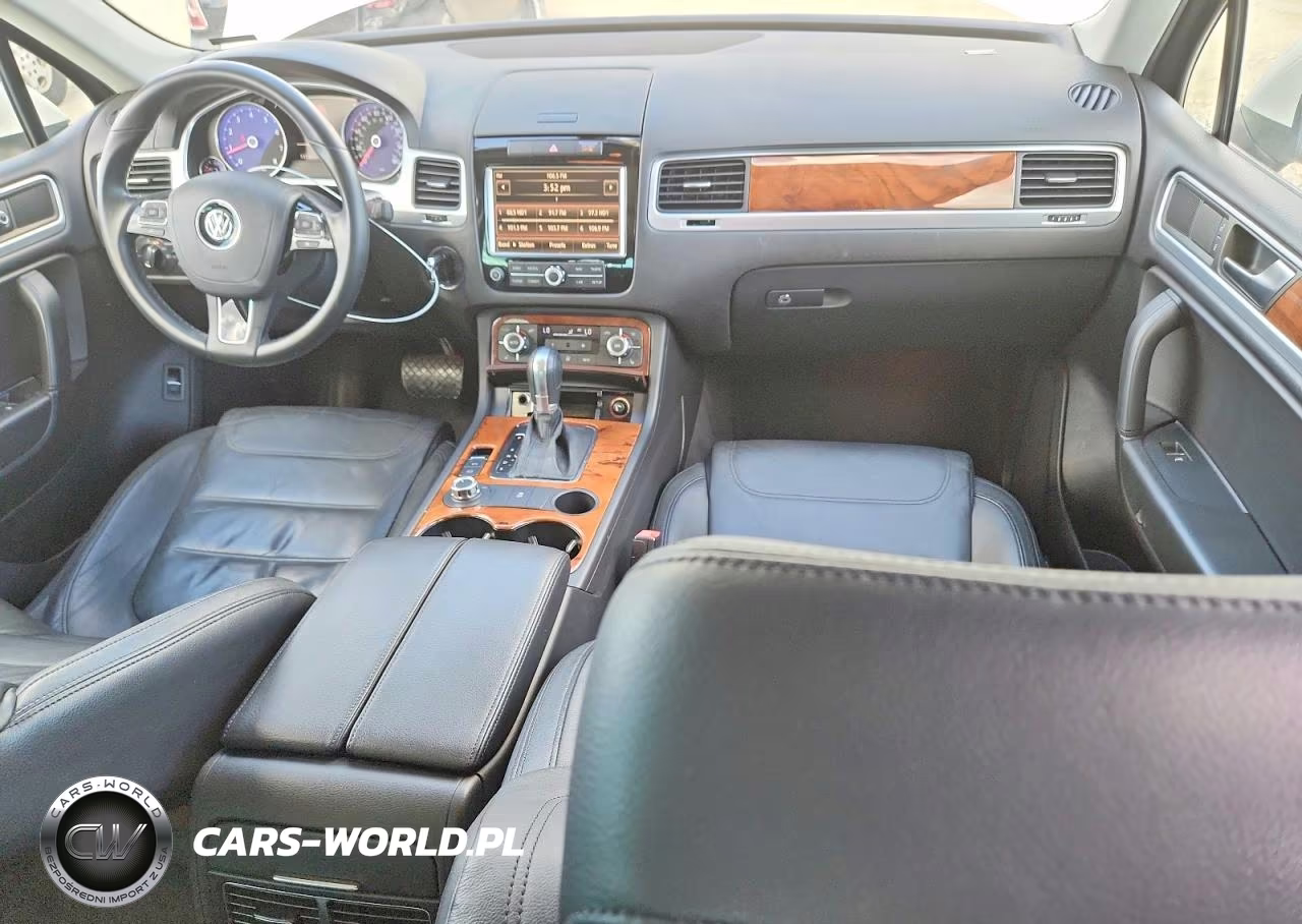 2011 Volkswagen Touareg V6 VIN:WVGFF9BP6BD002558 - 8