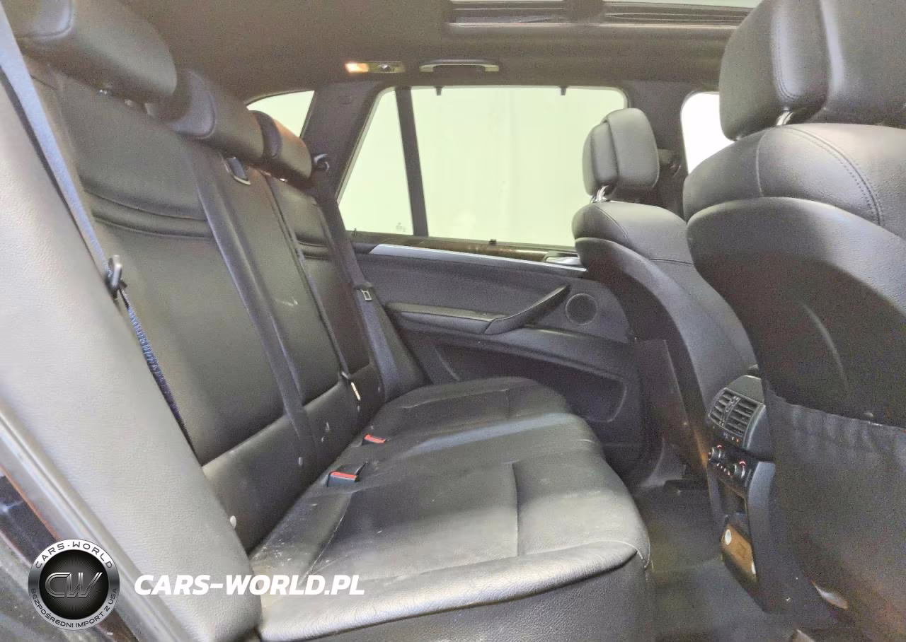 2012 BMW X5 xDrive50I VIN:5UXZV8C59CL425037 - 11