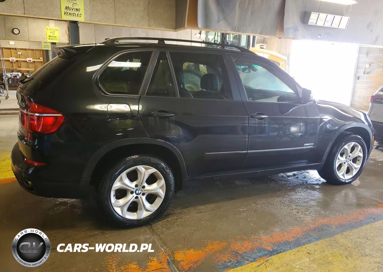 2012 BMW X5 xDrive50I VIN:5UXZV8C59CL425037 - 3