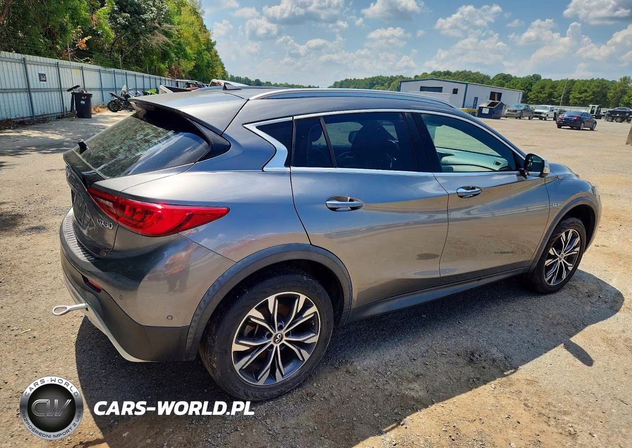2017 Infiniti Qx30 Premium VIN:SJKCH5CR0HA032396 - 3