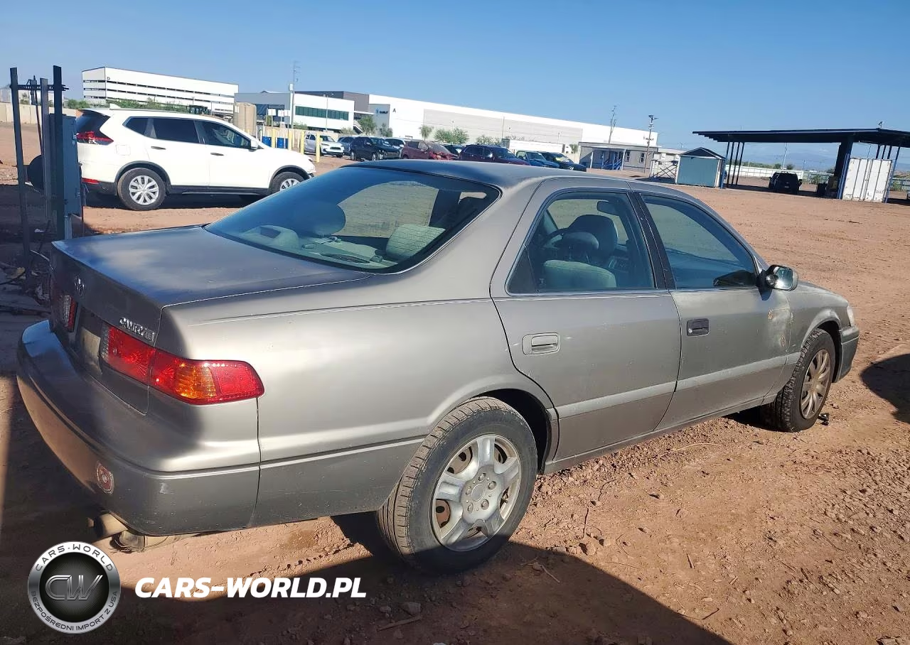 2000 Toyota Camry Le VIN:4T1BG22K4YU694576 - 3