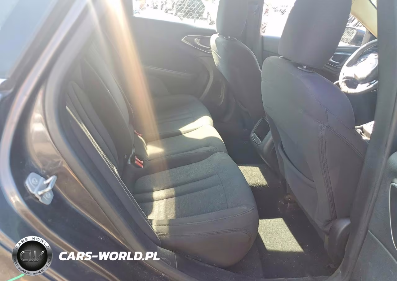 2015 Chrysler 200 Limited VIN:1C3CCCAB1FN649179 - 10