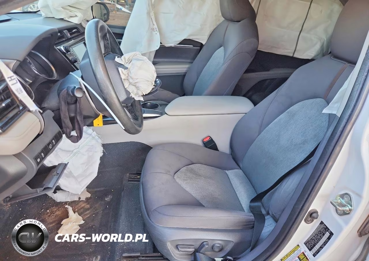 2020 Toyota Camry Le VIN:4T1C11AK1LU912080 - 7