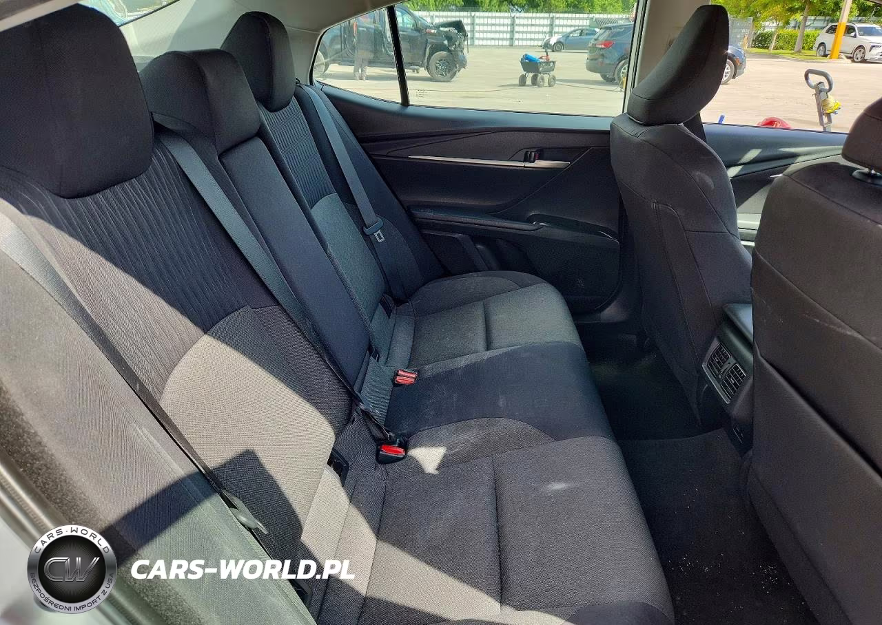 2025 Toyota Camry Le VIN:4T1DAACK0SU035517 - 10