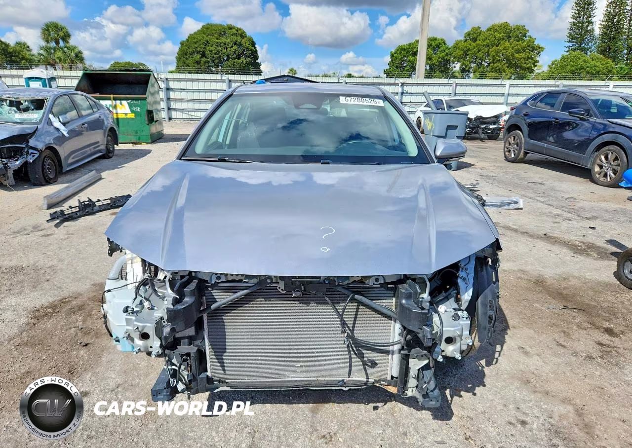2025 Toyota Camry Le VIN:4T1DAACK0SU035517 - 5