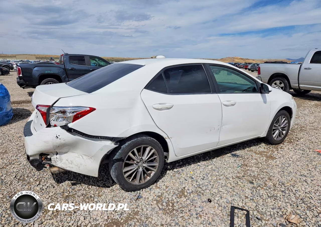 2015 Toyota Corolla Le Plus VIN:5YFBURHE2FP204993 - 3