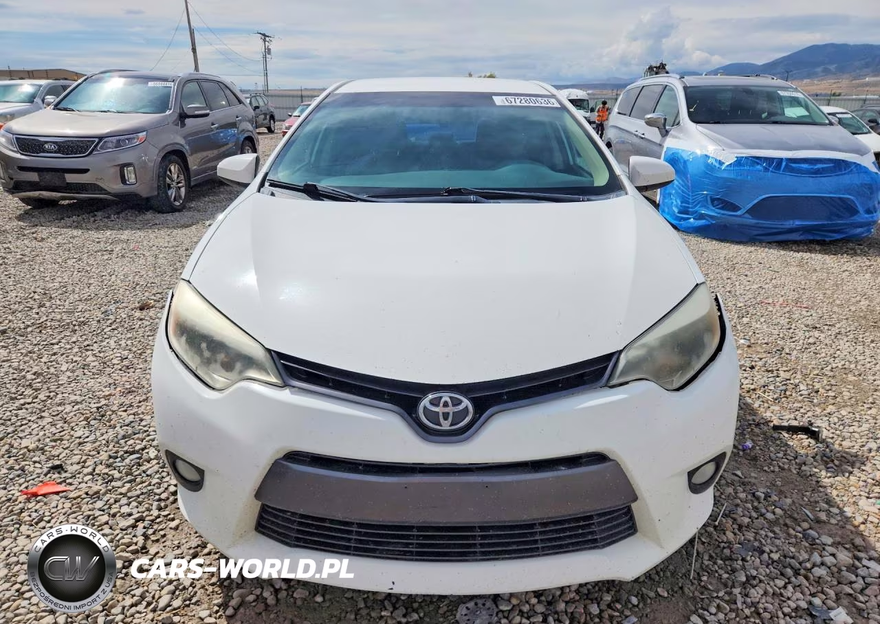 2015 Toyota Corolla Le Plus VIN:5YFBURHE2FP204993 - 5