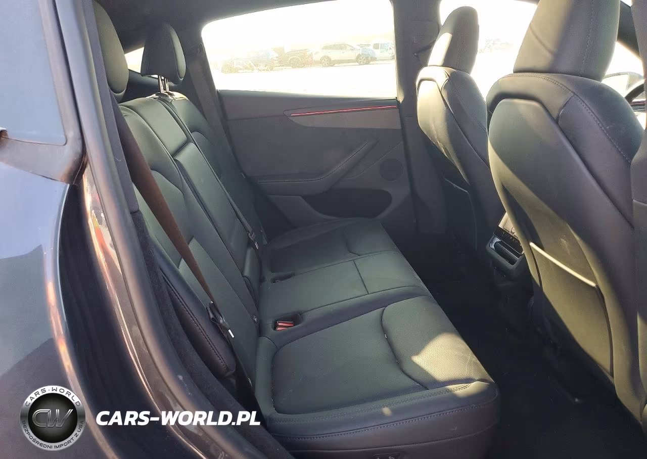 2026 Tesla Model Y VIN:7SAYGDED6TA652256 - 10