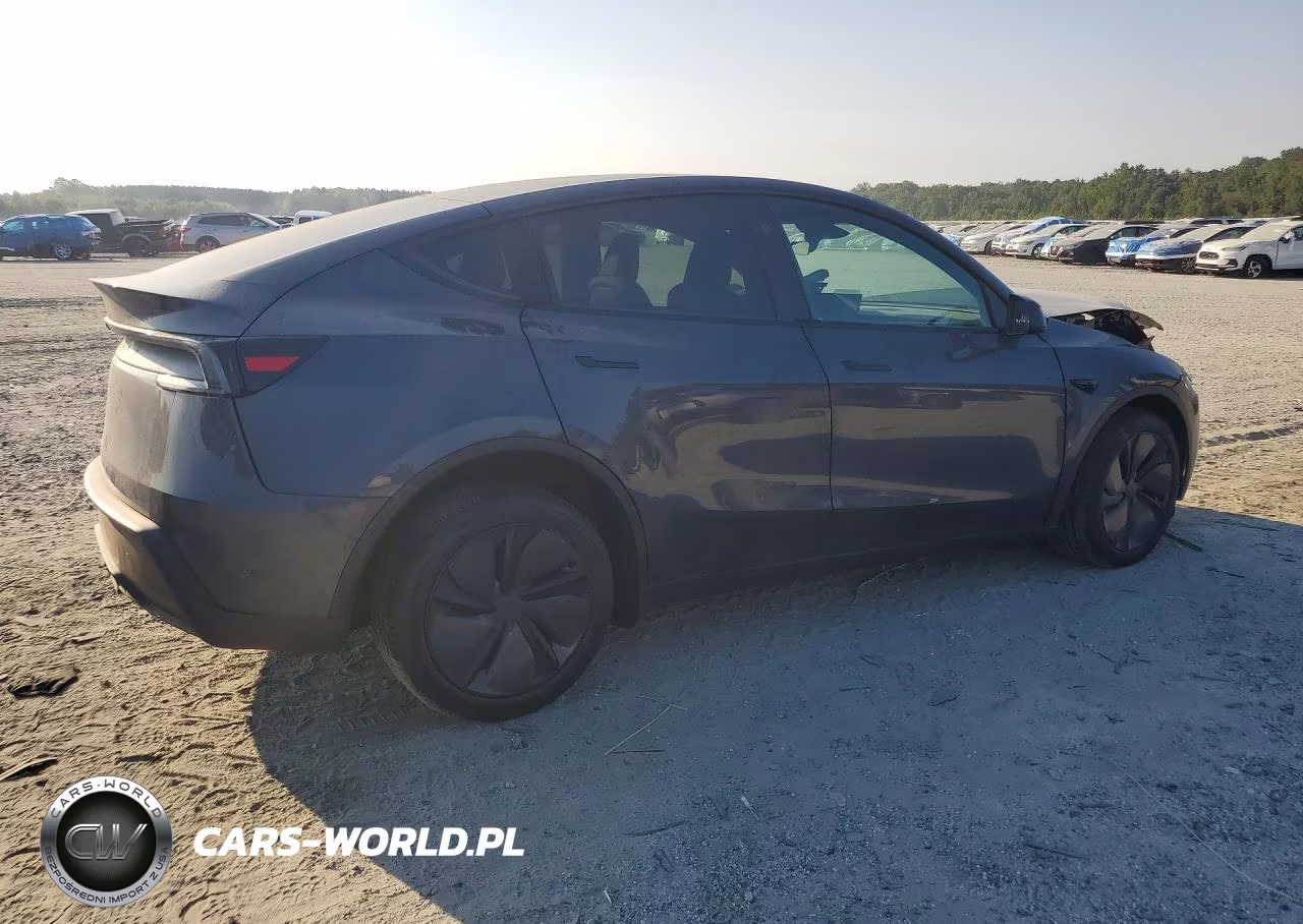 2026 Tesla Model Y VIN:7SAYGDED6TA652256 - 3