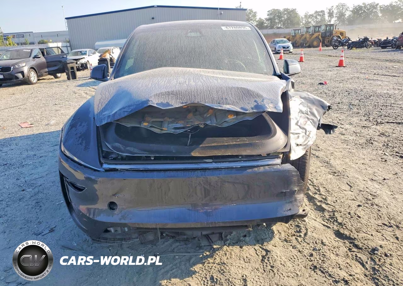 2026 Tesla Model Y VIN:7SAYGDED6TA652256 - 5